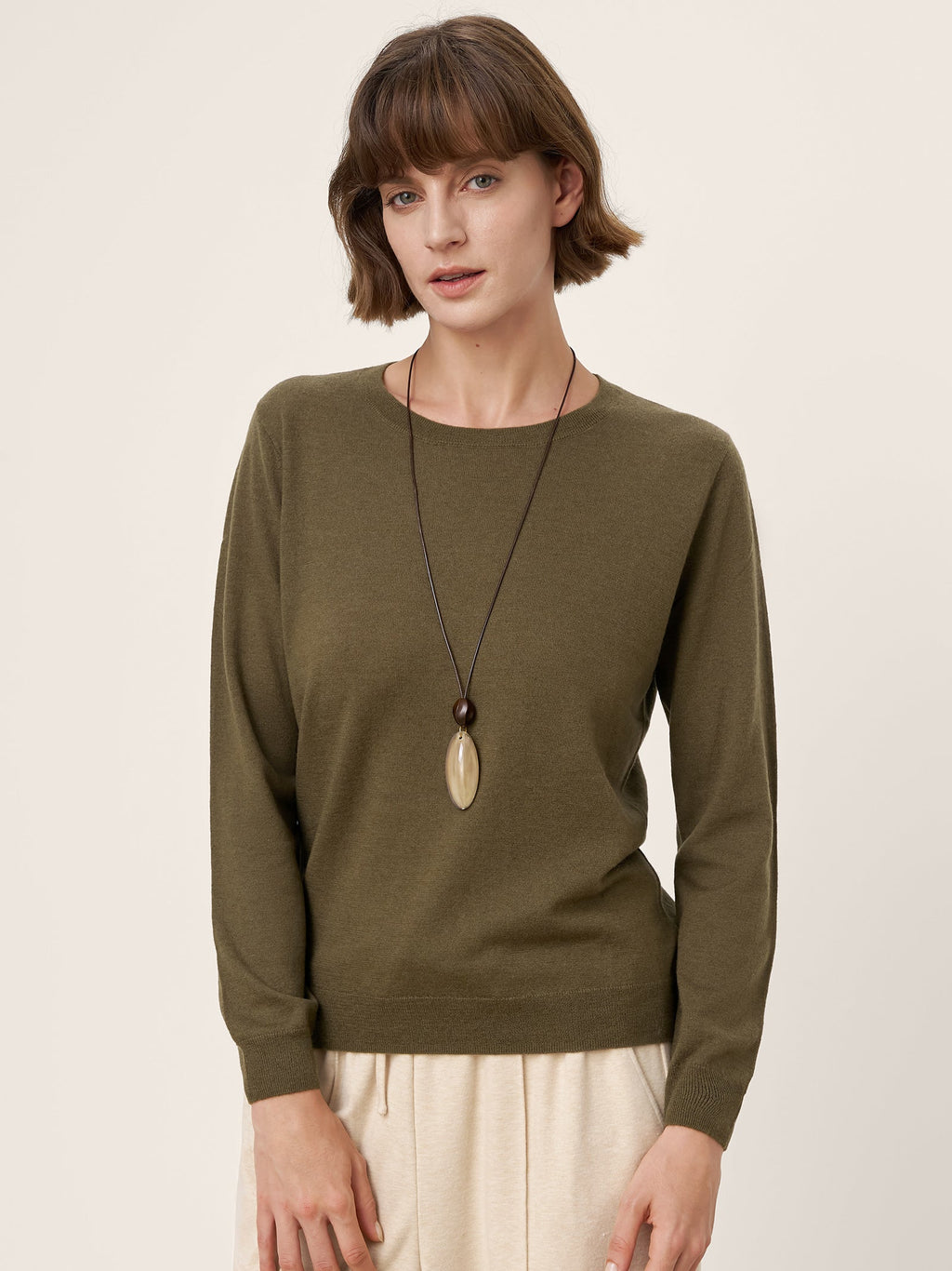 100% Extra-Fine Merino Wool Essential Crew Neck Knit Sweater BRIDGET Army Green