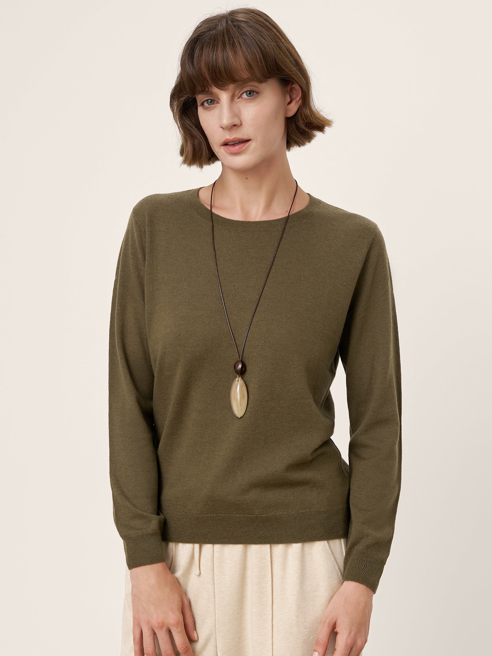 100% Extra-Fine Merino Wool Essential Crew Neck Knit Sweater BRIDGET Army Green