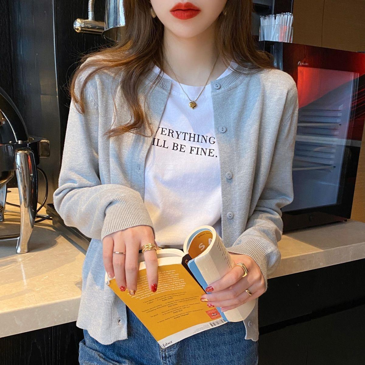 Women's Slimming Round-Neck Long-Sleeve Knitted Cardigan Light Gray