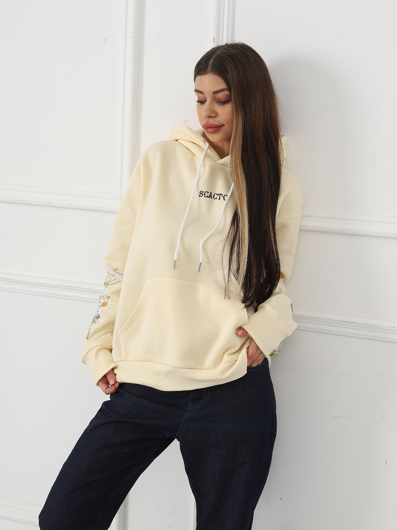 Women's Solid Color Floral Long Sleeved Sweatshirt Apricot