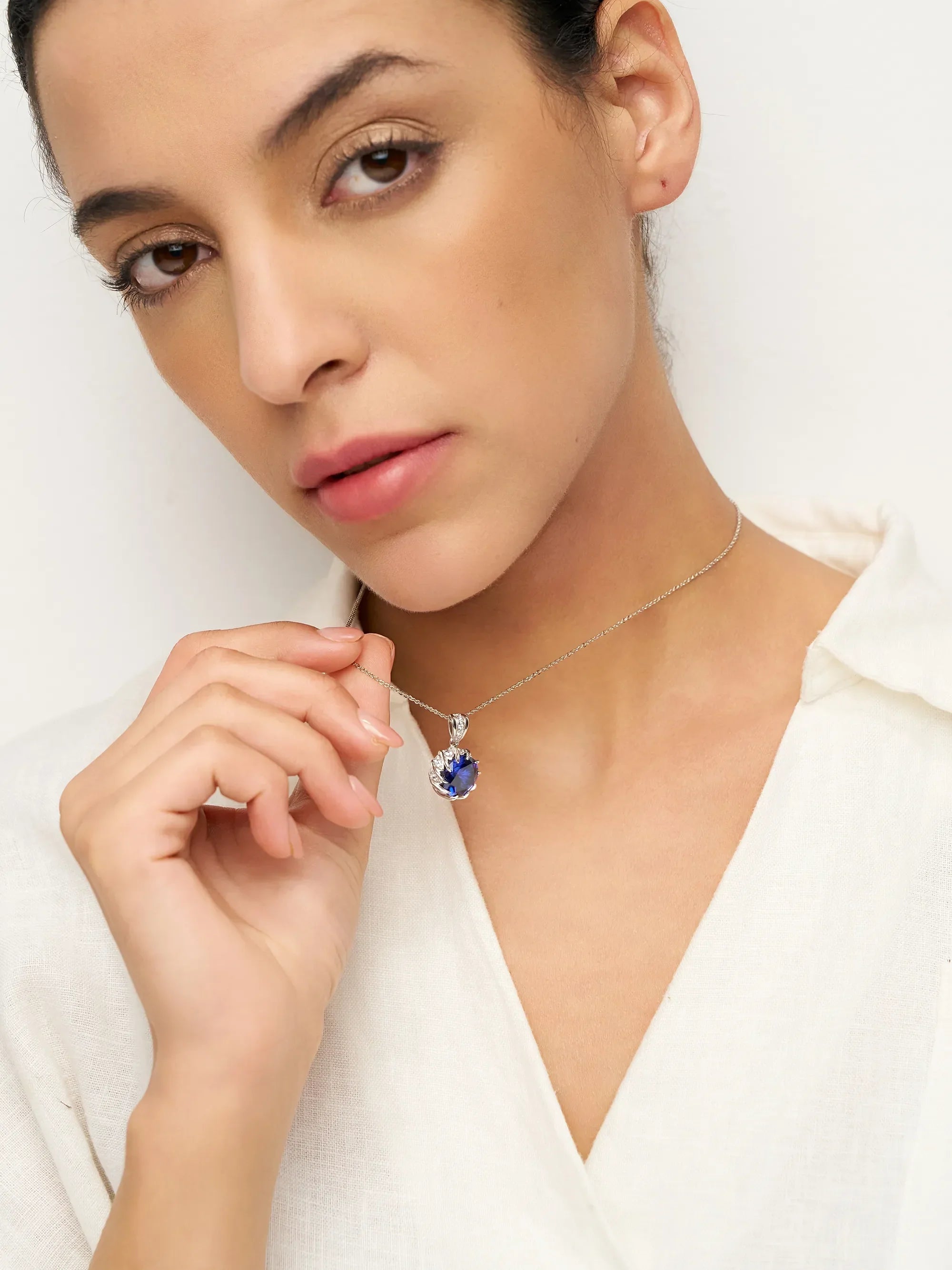 Exquisite Sapphire Necklace - Neptune’S Embrace